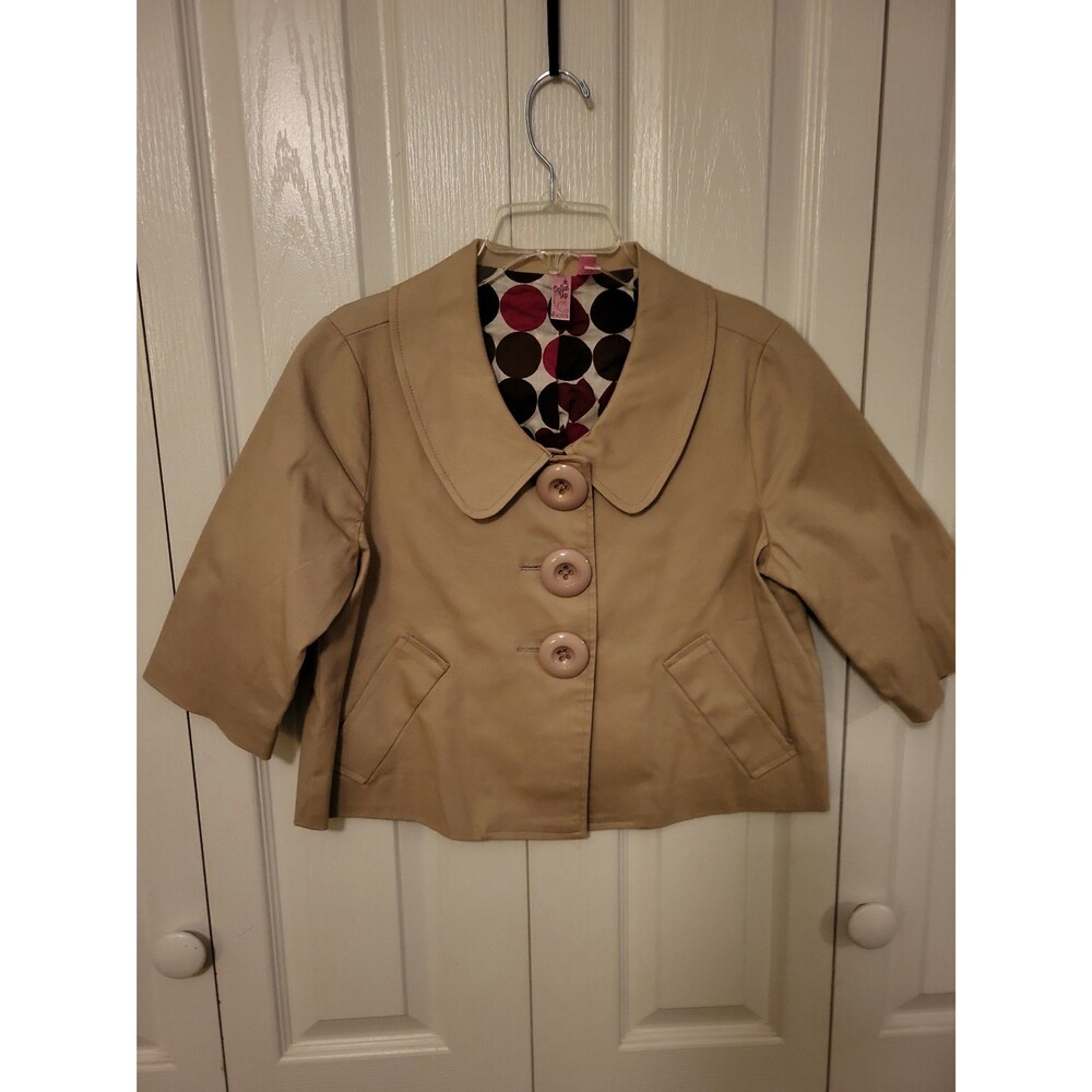 Women's beige cropped blazer with large buttons